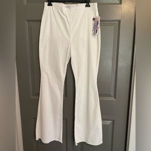 Tinseltown- white bell bottom pants- size 13 Juniors